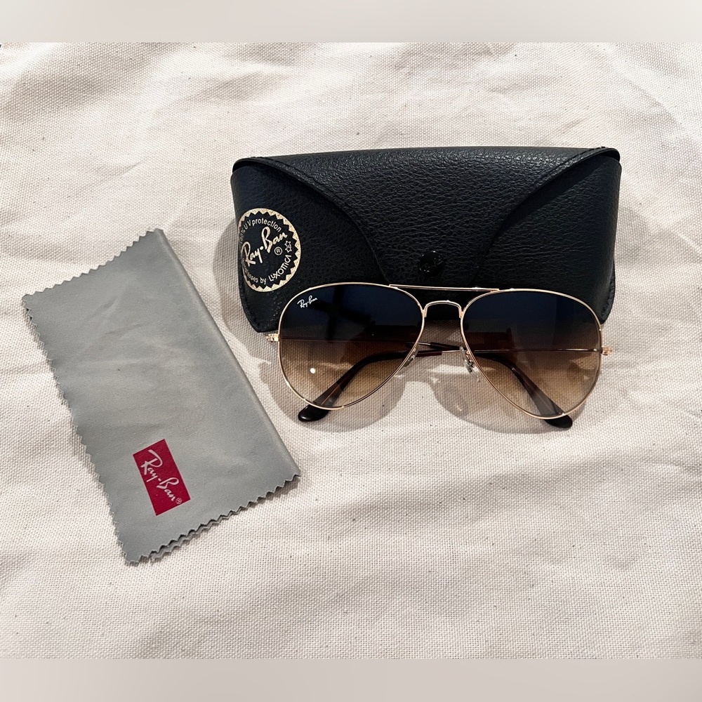Ray Ban Aviators - Picture 4 of 5
